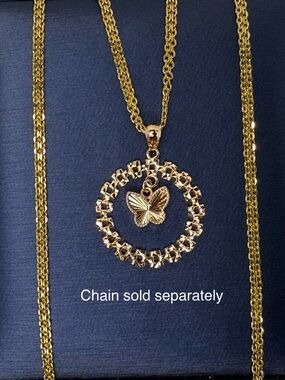 18K Genuine Rose Gold Butterfly Circle Pendant Necklace (Preowned)